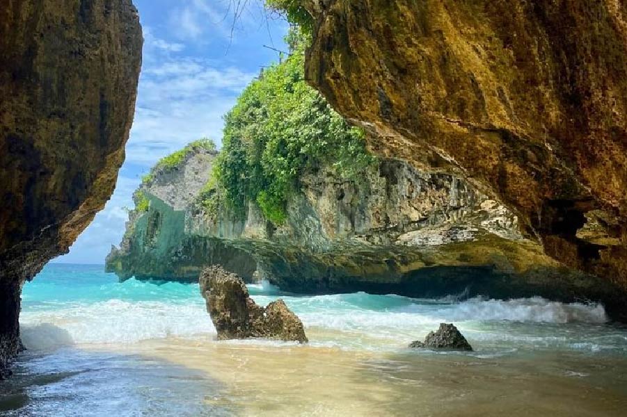 Suluban Beach