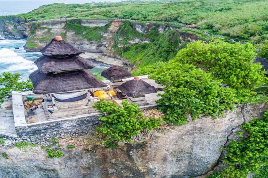 Uluwatu: A Spiritual Journey on the Edge